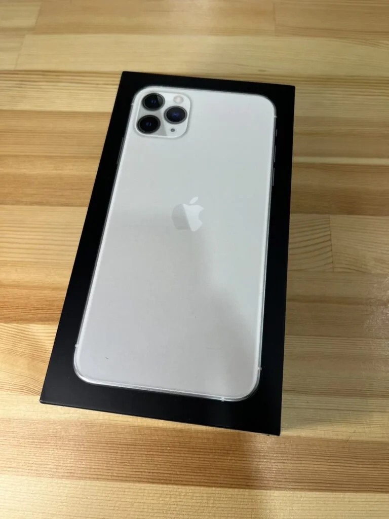 当店で買取したiPhone 11 Pro Max(中古品)