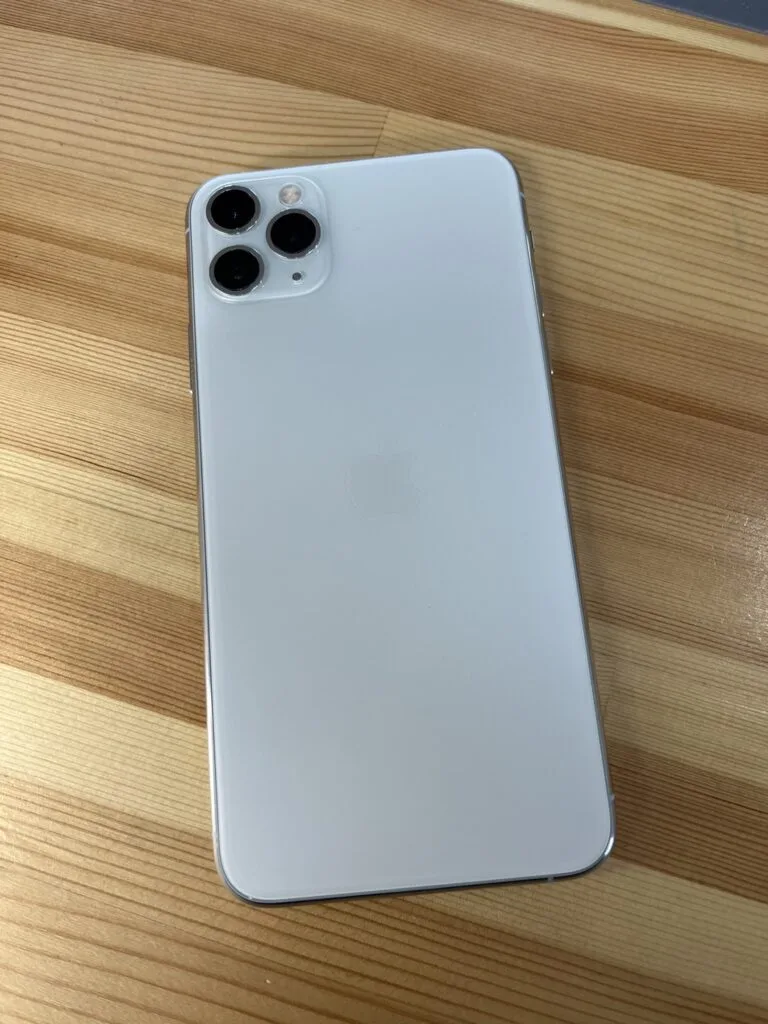 当店で買取したiPhone 11 Pro Max(中古品)