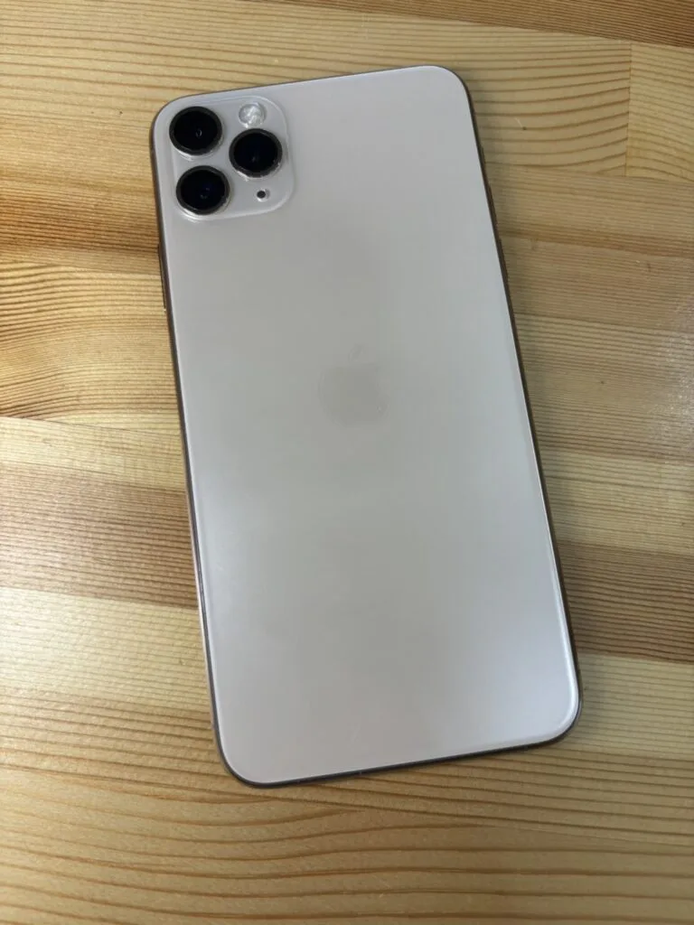 当店で買取したiPhone 11 Pro Max(中古品)