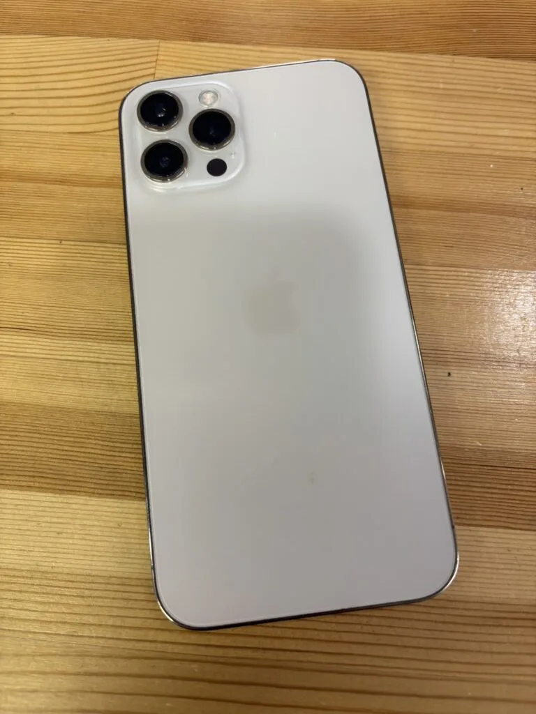 当店で買取したiPhone 12 Pro Max（中古品）