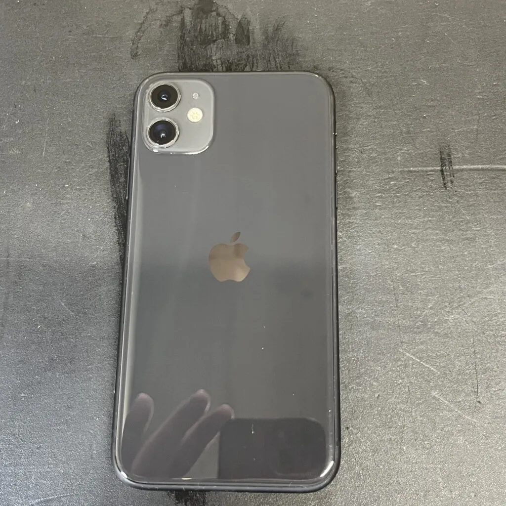 iPhone11 64GB（Cランク・経年の傷あり）を買取｜古河市